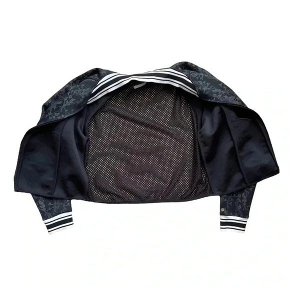 FABLETICS Tia Bomber Jacket Size M Black Neoprene Floral Print Pockets M… - Picture 4 of 11